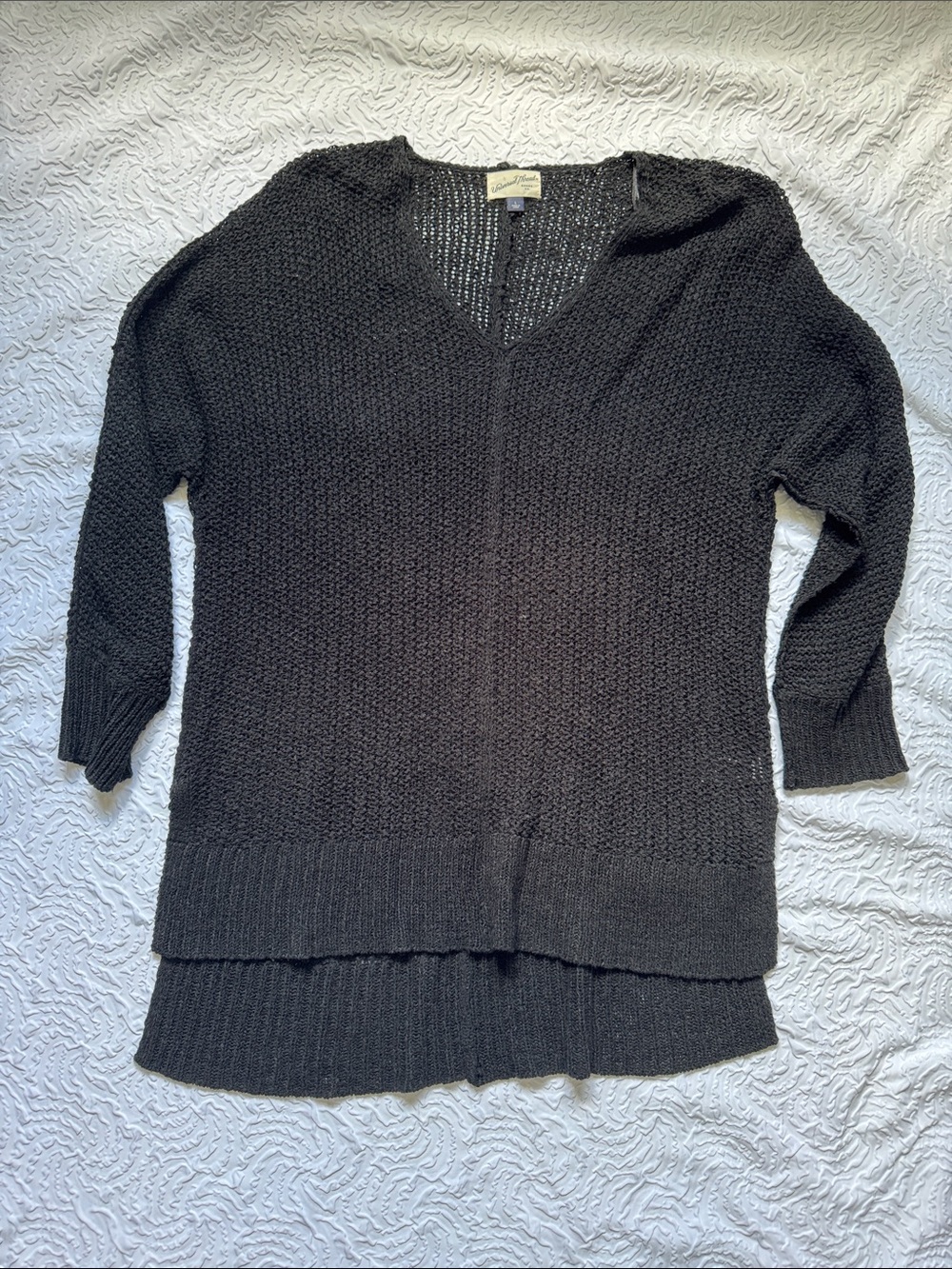 Universal Thread Black V-Neck Knit Sweater